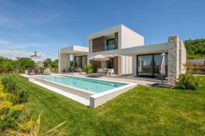 Villa Adoral